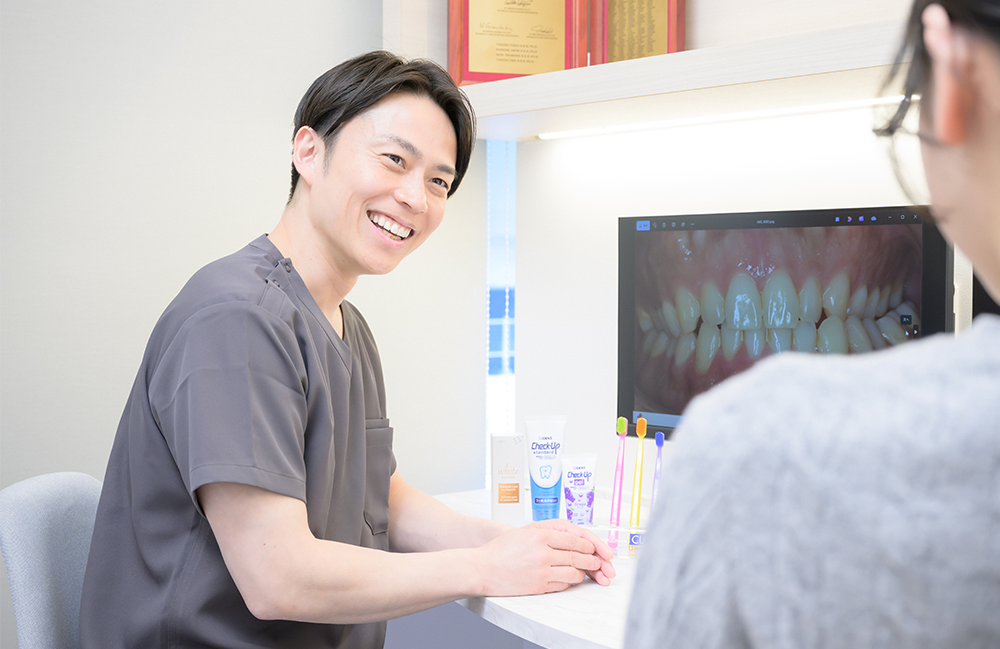 カウンセリングをしている写真